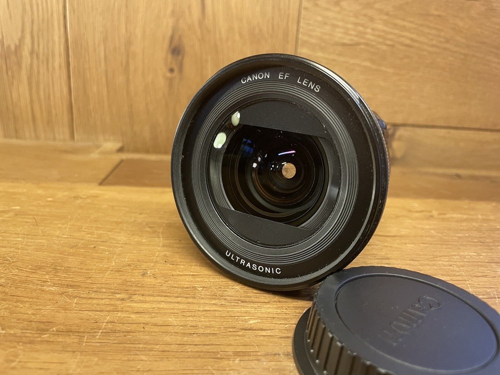 *Near Mint* Canon EF 20-35mm F/3.5-4.5 USM Wide Angle Zoom Lens From Japan