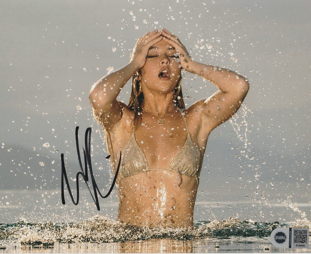 MADELYN CLINE SIGNED 8X10 PHOTO OUTER BANKS GLASS ONION SEXY ACTRESS SWAU RARE AUTOGRAPH