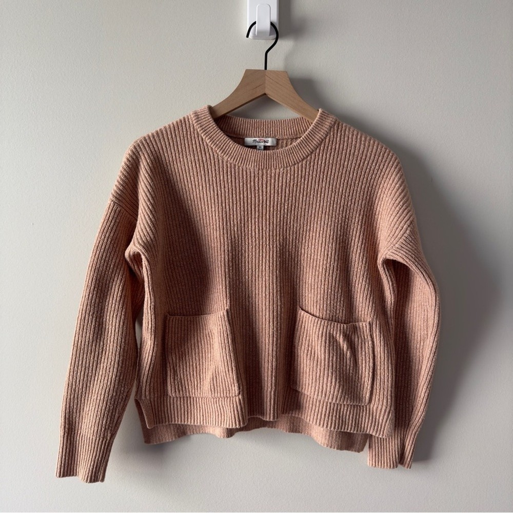 Madewell Soft Pink Crewneck Sweater with High-Low Hem Slit and Front Pockets
