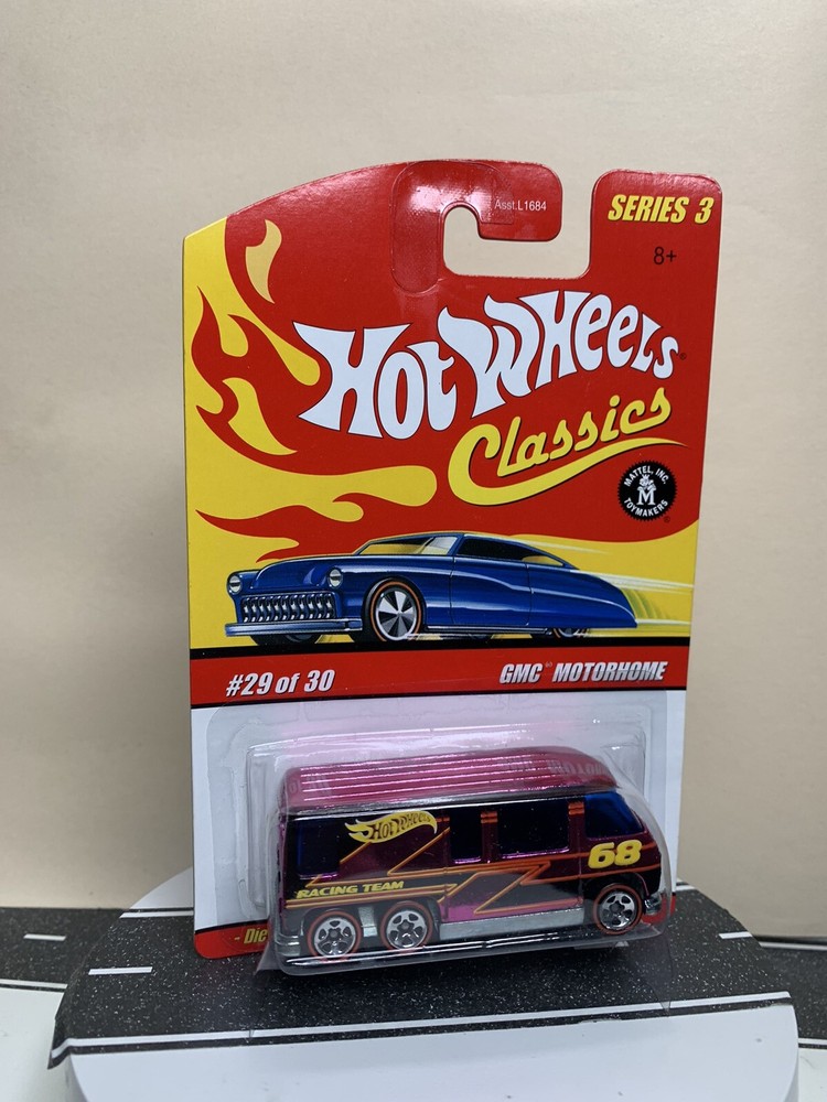 Hot Wheels Classics #29 Series 3 GMC Motorhome Racing Team Pink w/Chrome 5sp NIP