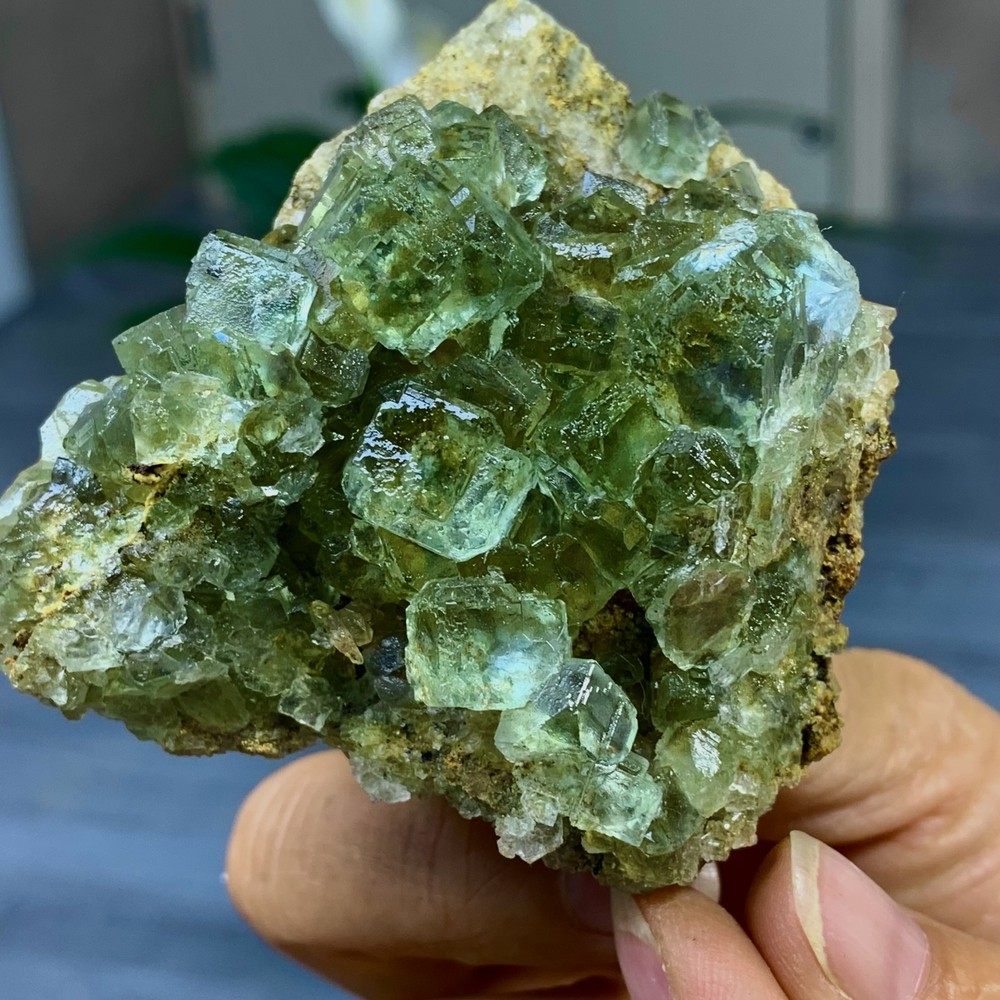 167G Rare transparent green cubic fluorite mineral crystal sample/China