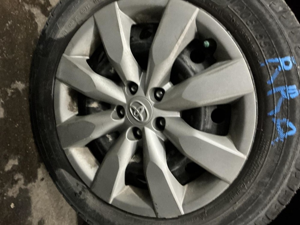 Wheel Cover HubCap 16