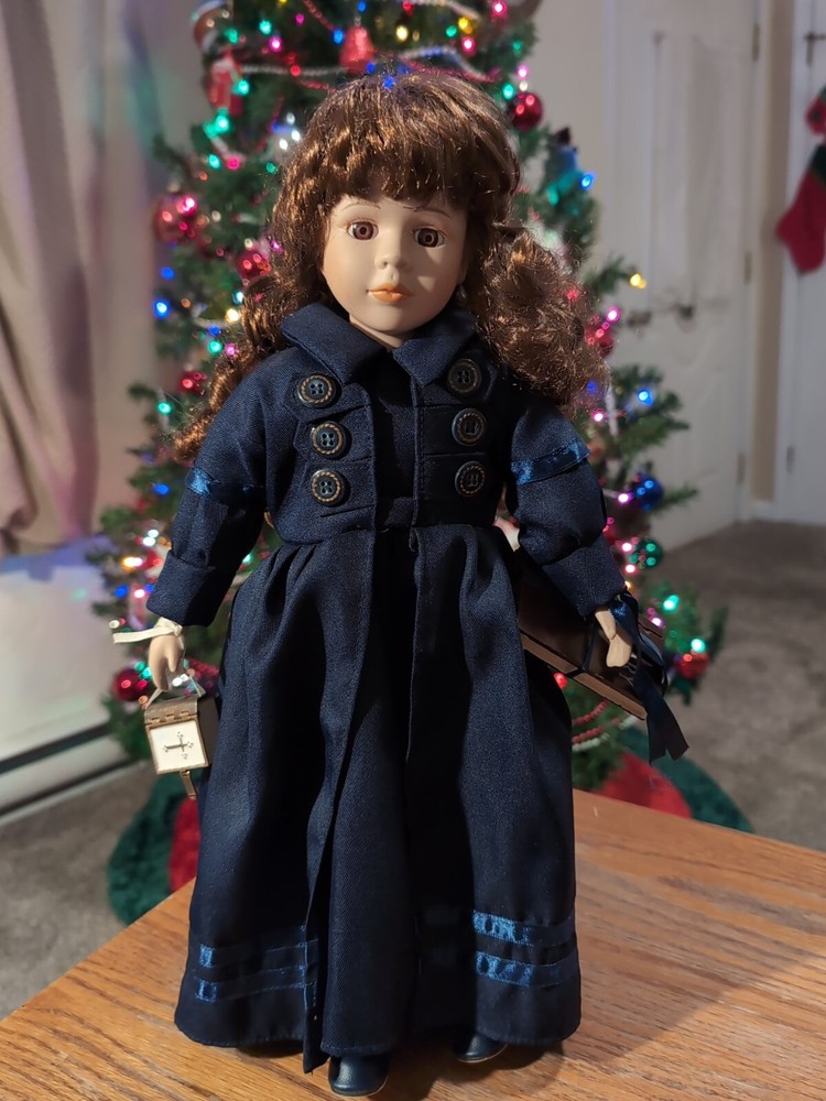 VICTORIAN PORCELAIN DOLL 15