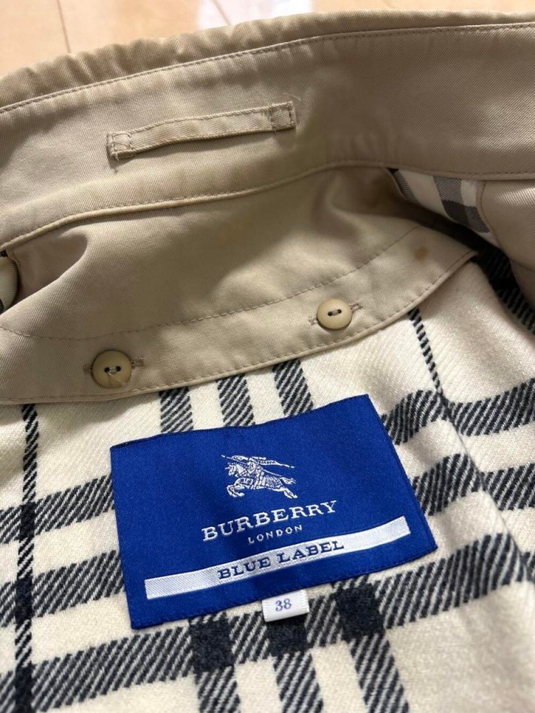 Burberry trench coat Woman from Japan