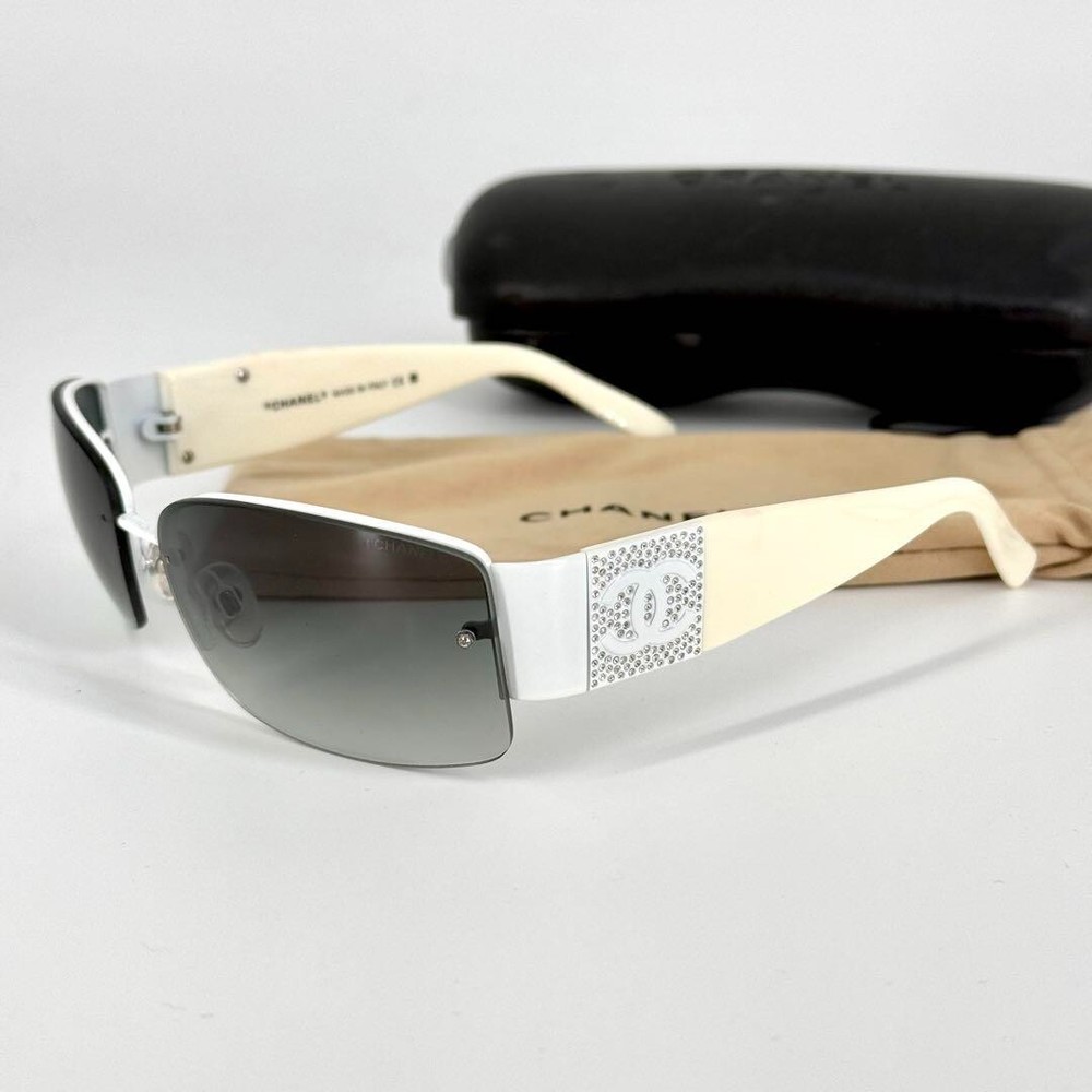 CHANEL 4117 Rimless Sunglasses White Frame with Rhinestone Coco Logo