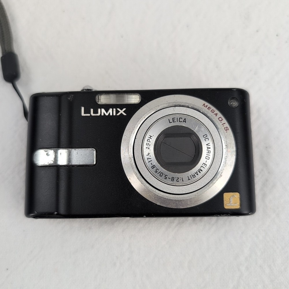 PANASONIC LUMIX DIGITAL CAMERA DMC-FX12 NOT TESTED NO CHARGER. A52