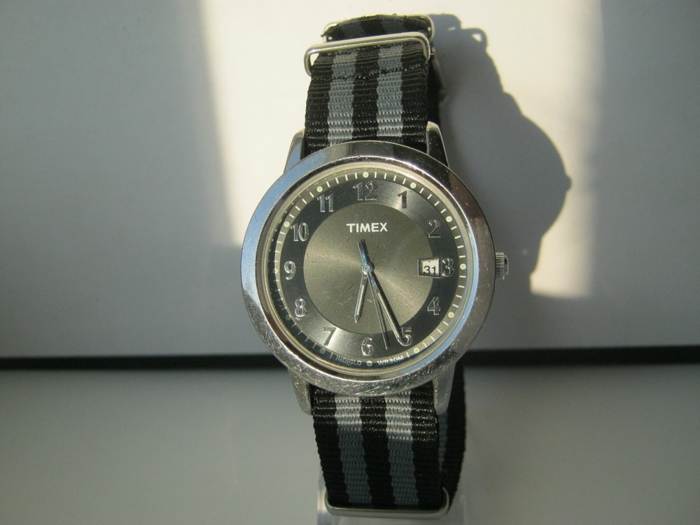 Timex 37mm men's watch with new battery calendar issue fixed  