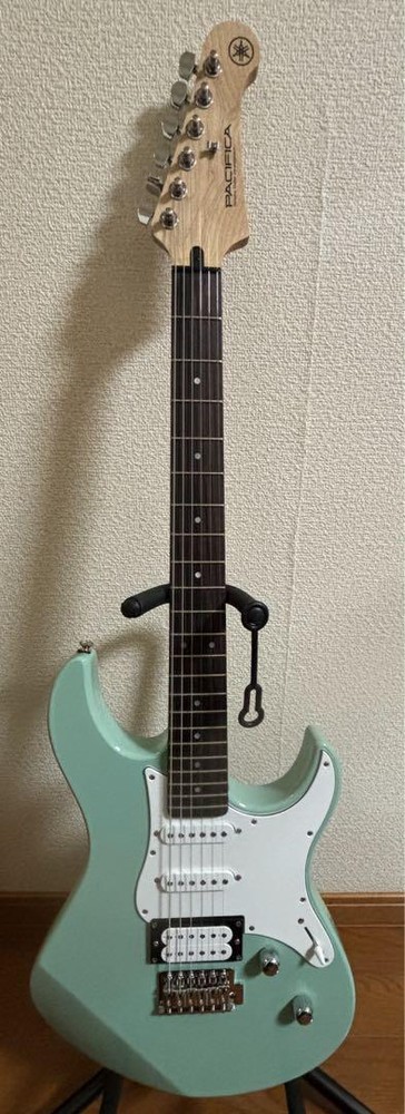Yamaha Pac112V Electric Guitar Sonic Blue