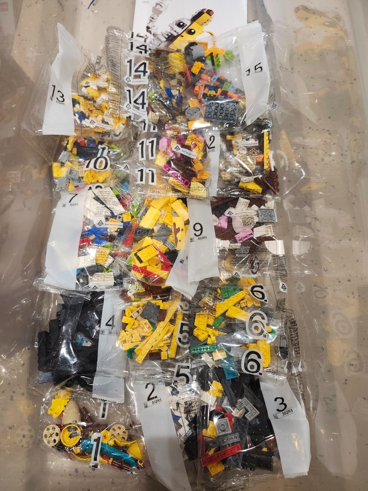 LEGO Fortnite Peely Bone Building Kit 77072 Complete Verified