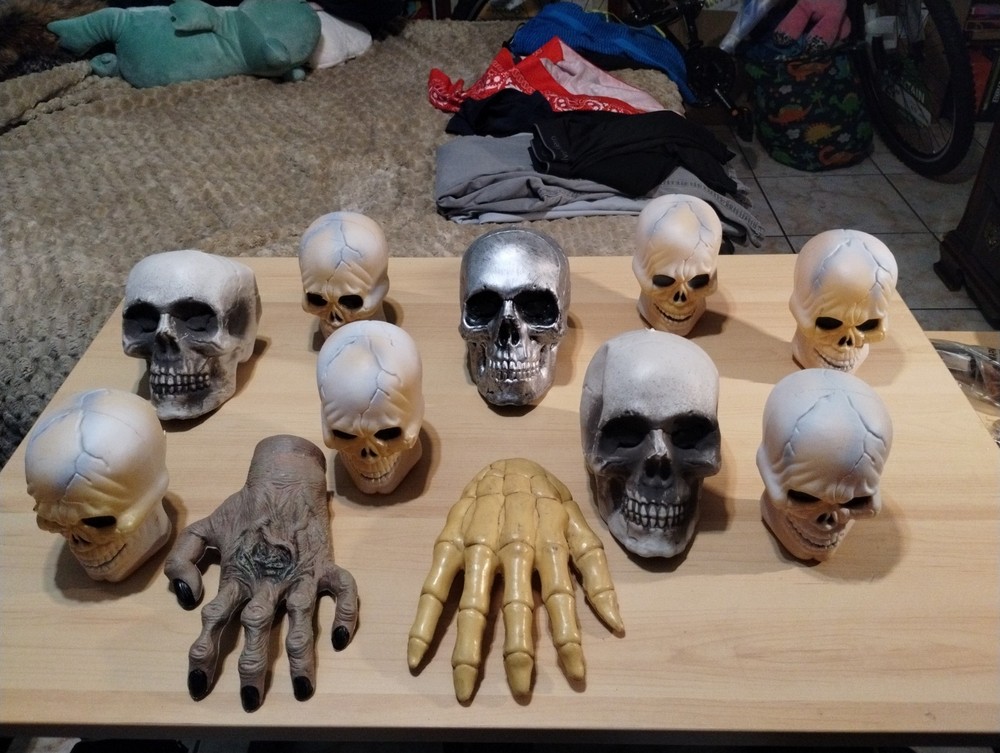 Halloween Lot Skulls 9 & 2 Hands Right & Left Lifelike