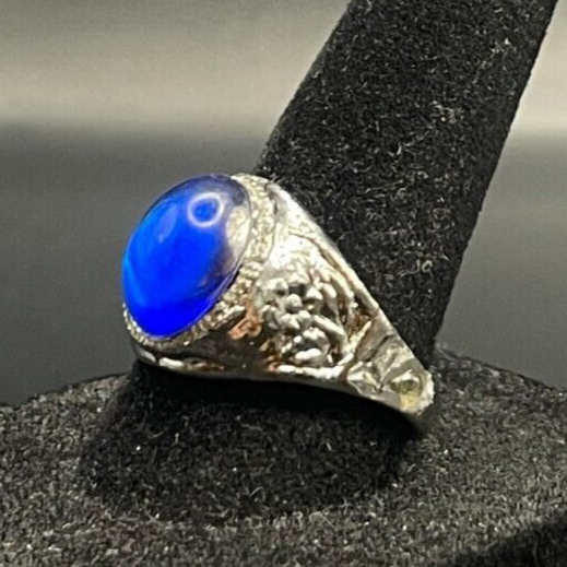 Silver Tone Sapphire Blue Rhinestone Ring - Size 8