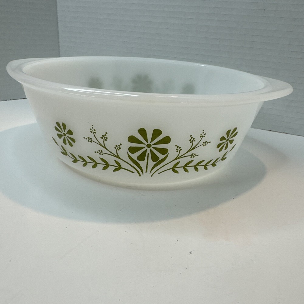 Vintage Glasbake Green Daisy Flowers 1.5 Quart Casserole Dish Milk Glass J2600
