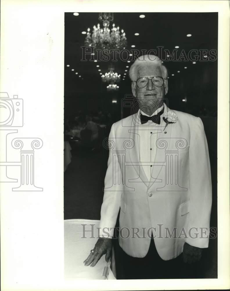 1994 Press Photo Bob Schaff attends Rotary Dinner - noc29432