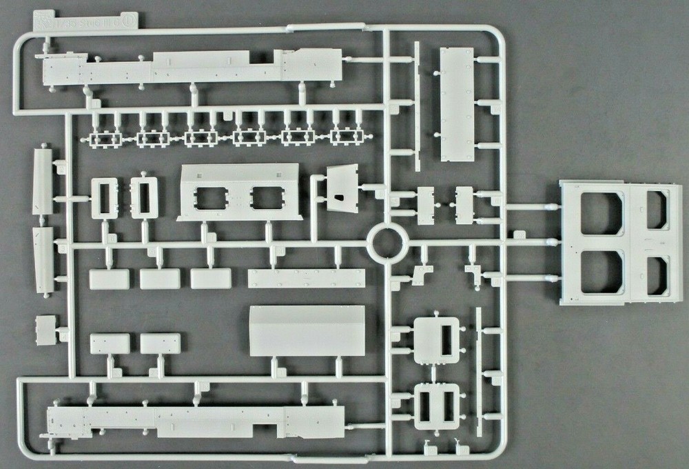 1/35 Cyber Hobby Stug III G with Muffler Parts Tree D Kit 6229-image