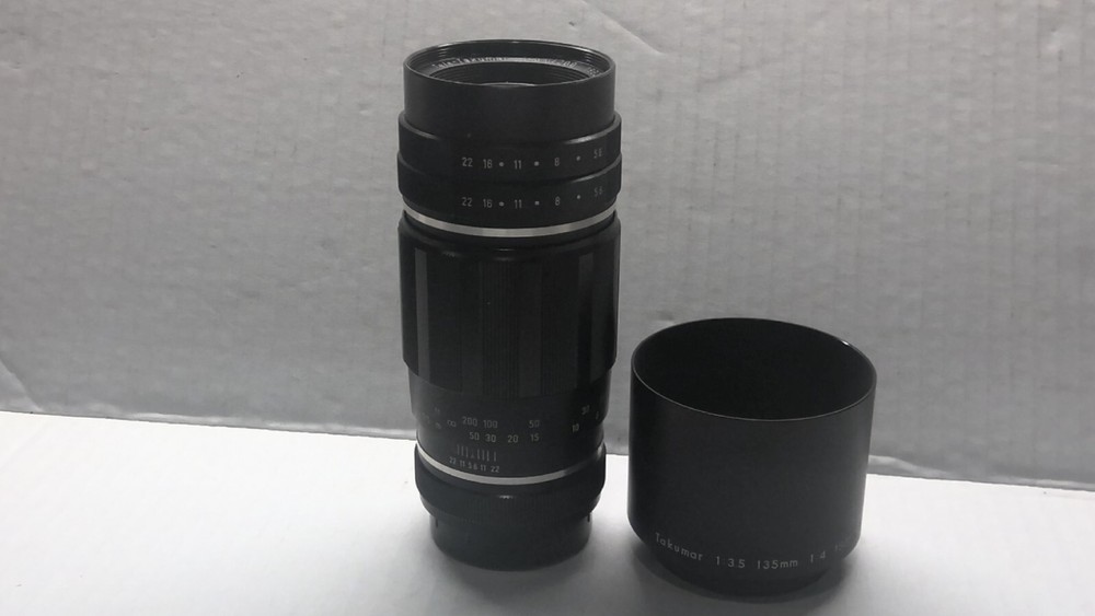 Vintage Asahi Pentax Tele-Takumar 200mm f/5.6 Manual Focus Lens