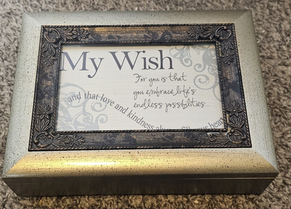 Beautiful Keepsake Jewelry Box  With Changeable Pic Frame