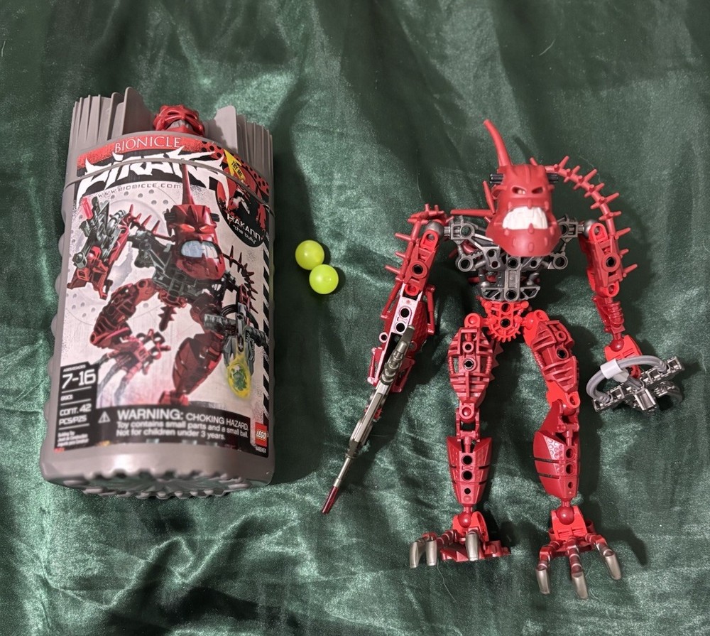 LEGO BIONICLE: Piraka Hakann (8901) w/ Canister 2 Zamors 2006 Voya Nui Mask