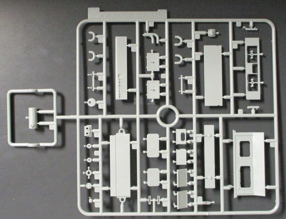 1/35 Cyber Hobby StuG III F1 Parts Tree A Kit 6753-image