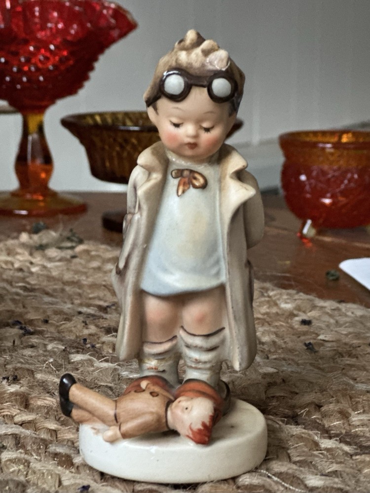 VTG Hummel Goebel The Doctor #127 TMK 2 Full Bee Logo 1950s Collectible Figurine