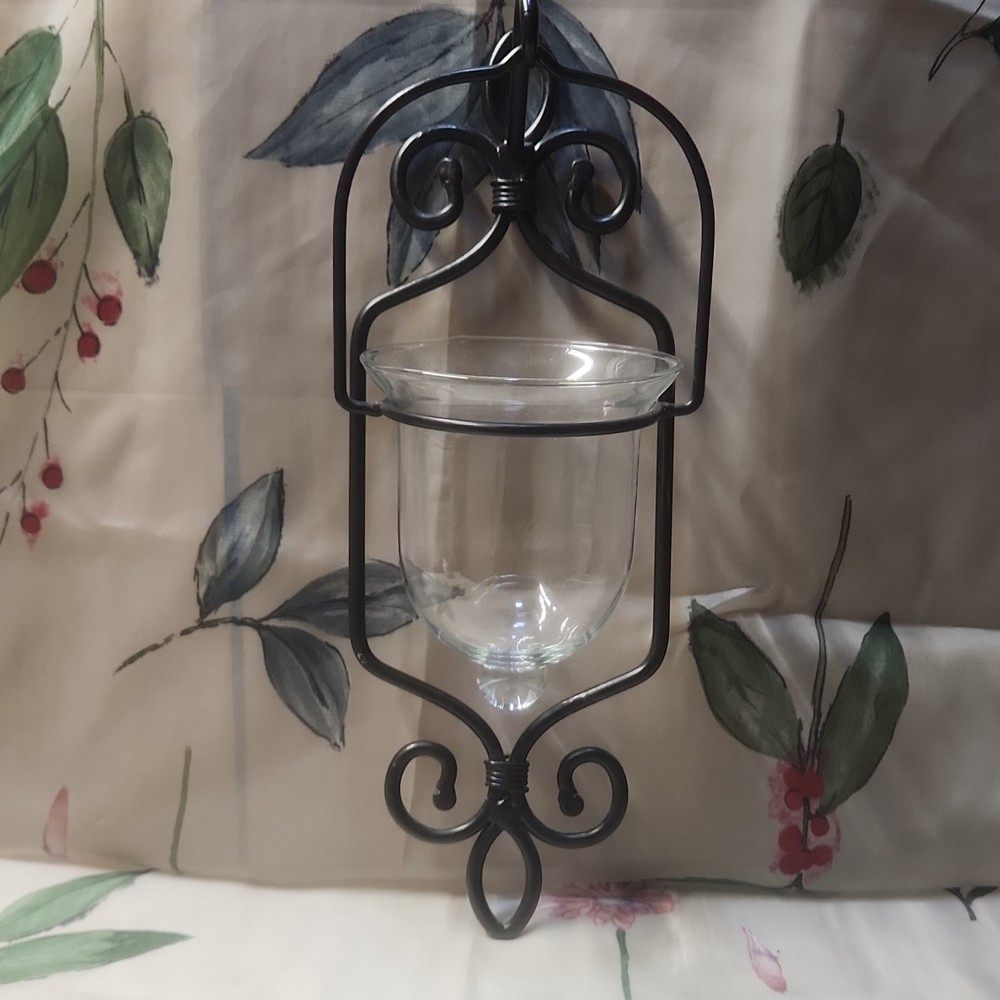 Black Metal Scroll Modern Wall Sconce for Votive/Tea Light Candle Holder