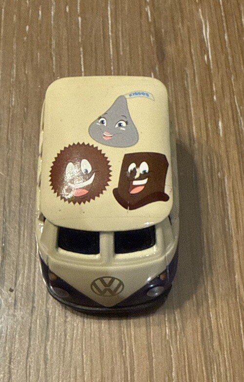 VW Volkswagen T1 Bus Hershey Chocolate World Diecast Pullback Toy Reeses Kisses