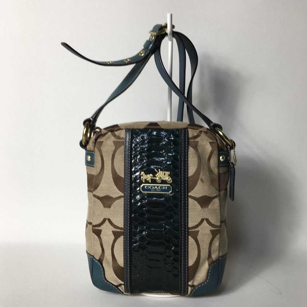 Coach Signature Canvas Shoulder Bag in Black - Authentic G06202860