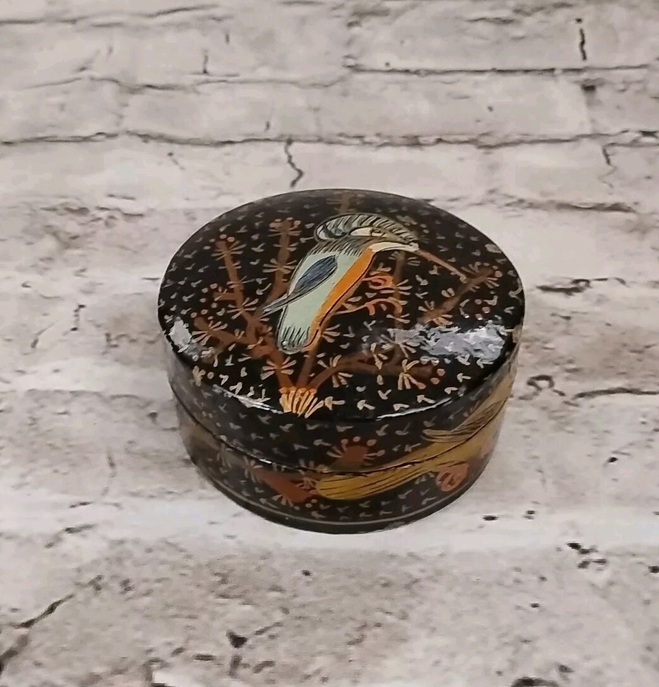 Japanese lacquered Round Trinket Box Birds