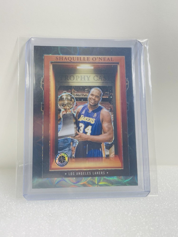 SHAQUILLE O’NEAL SSP! 2023-24 Panini NBA Hoops Premium Stock Trophy Case Hit!