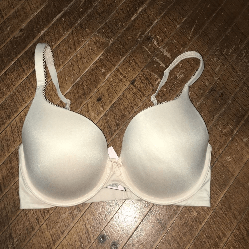 Victoria’s Secret Body 32DD padded bra