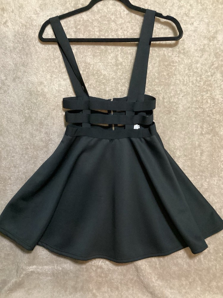 Blue Time Women Black Pleated Skirt With Shoulder Straps  & Back Zipper Size S