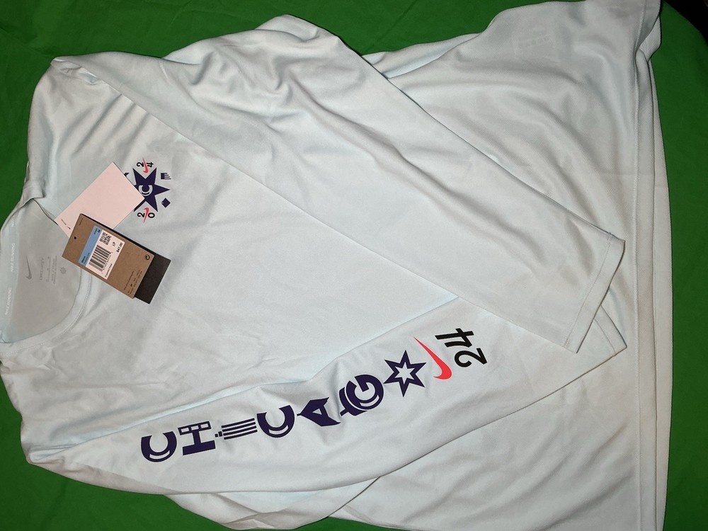 Men's Medium Nike Chicago Marathon 2024 Long Sleeve Running Shirt FV6333-474 NWT