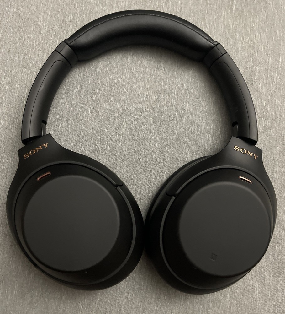 Sony WH-1000XM4 Wireless Noise-Canceling Over-Ear Headphones in Black
