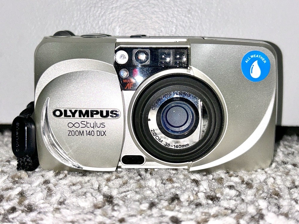 Olympus Stylus Zoom 140 DLX 35mm Point and Shoot Film Camera with Auto Focus