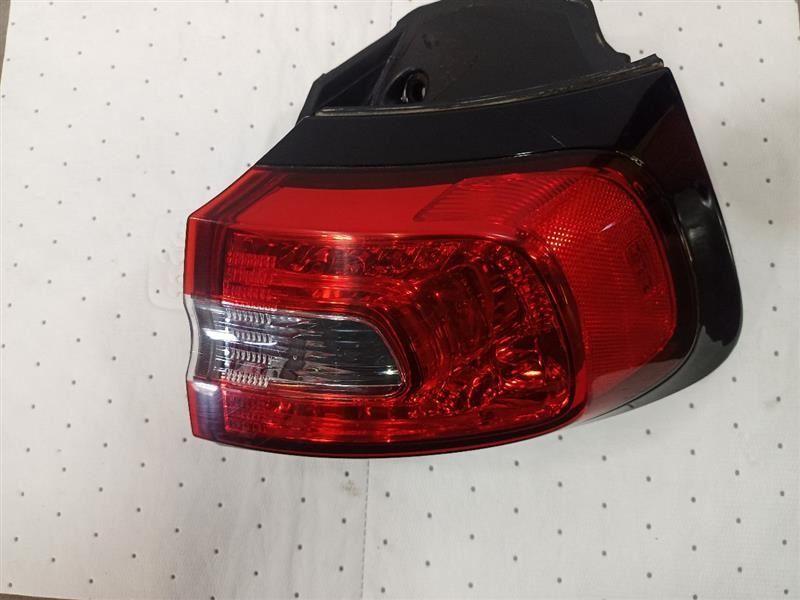 Passenger Right Tail Light Quarter Panel Mounted LED from 2018 CHEROKEE 10800134