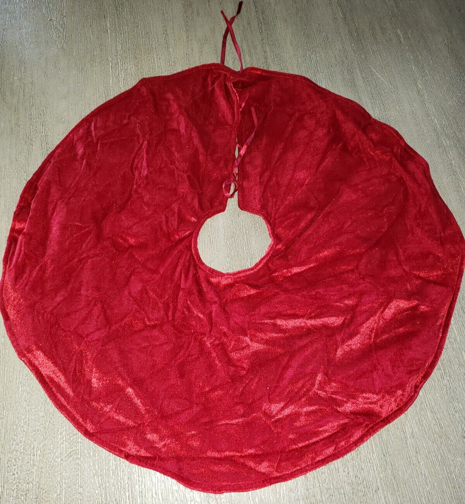 25 Inch Red Velvet Christmas Tree Skirt with Ties and Soft Lined Design