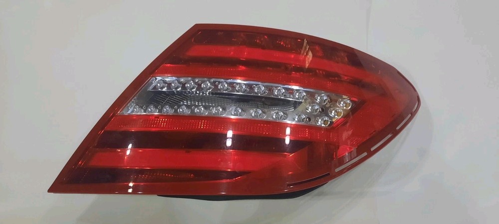 12-14 Mercedes W204 C250 C350 Rear Right Passenger Side Tail Light Lamp Oem
