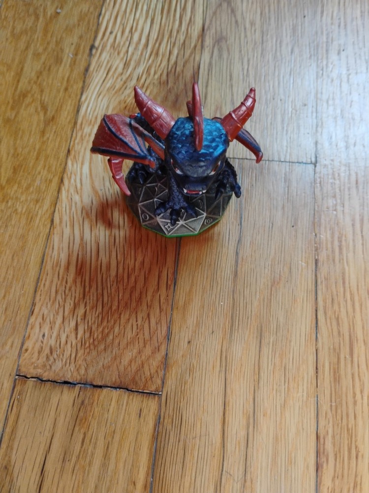 Skylanders Spyro's Adventure Character Figure: SPYRO | Original Spyro the Dragon