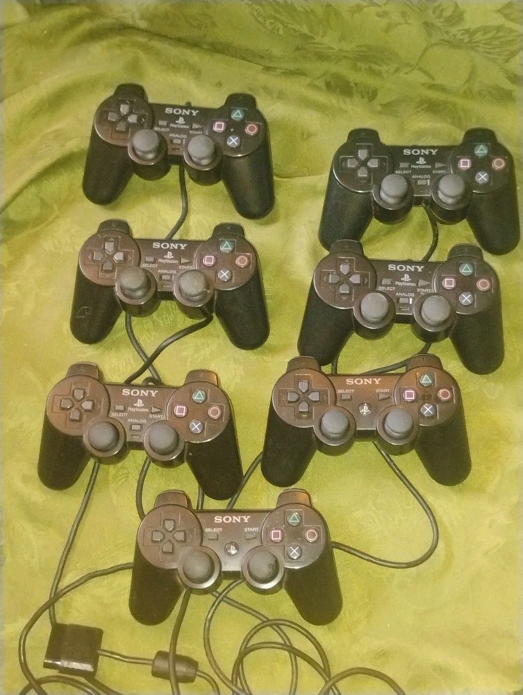7 PS2 & PS3 Controllers - Parts/Repair Lot