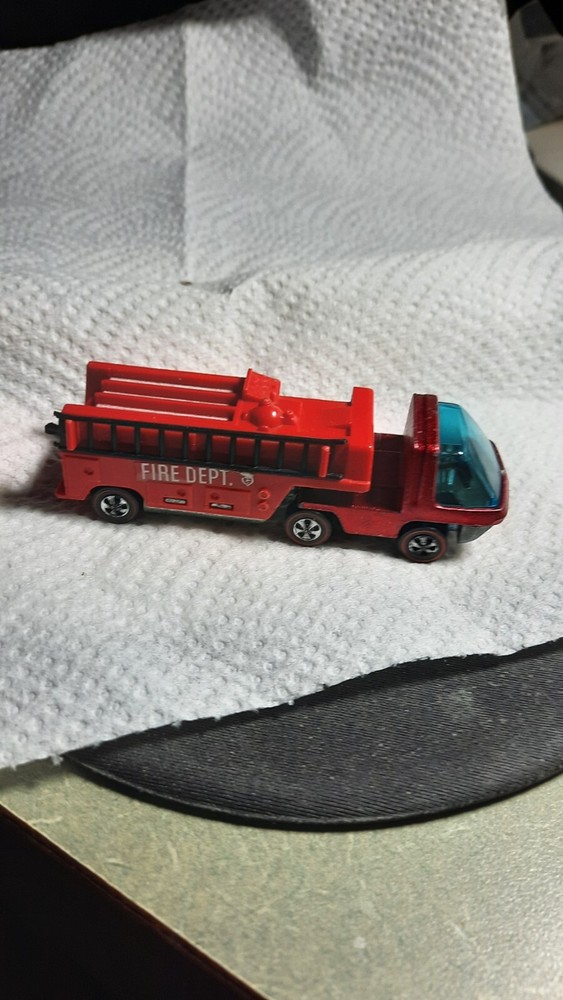 Vintage Hot Wheels Redline Fire Engine! Lot #96.u.s