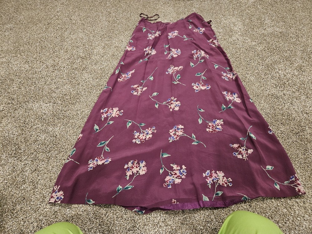 Jones New York Floral 100% Silk Pencil Skirt Burgundy  Size 4. Teachercore,