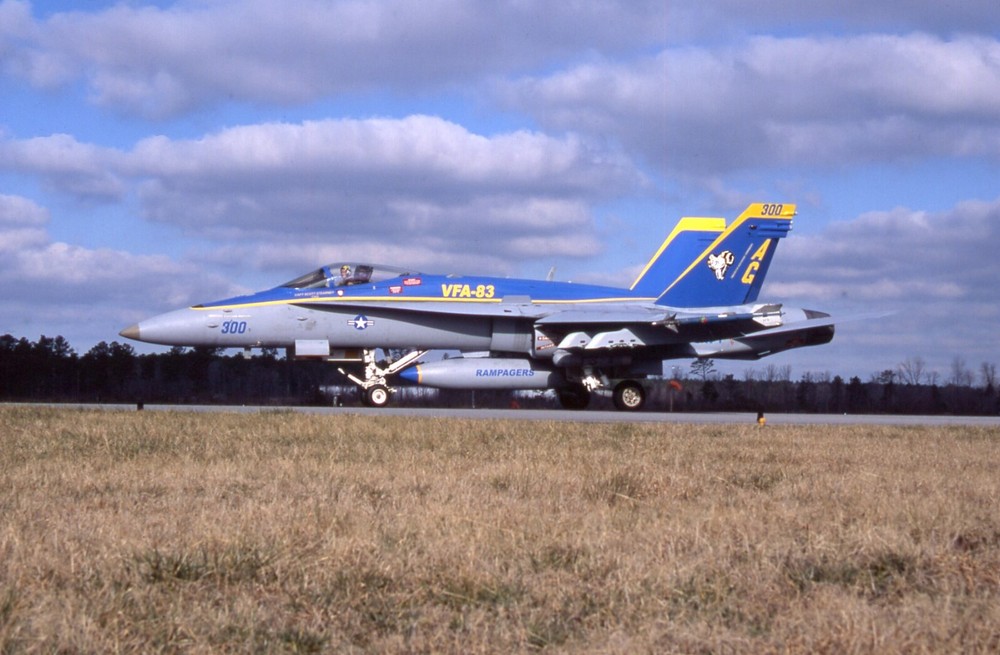 Original aircraft slide - F/A-18C Hornet - USN 16xxxx / AG-300 VFA-83 CAG, 2005