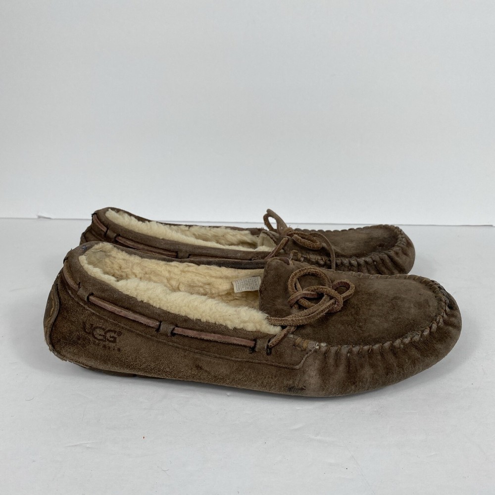 UGG Dakota Women's Moccasin Slipper Size 8 Espresso Color Cozy Country Boho