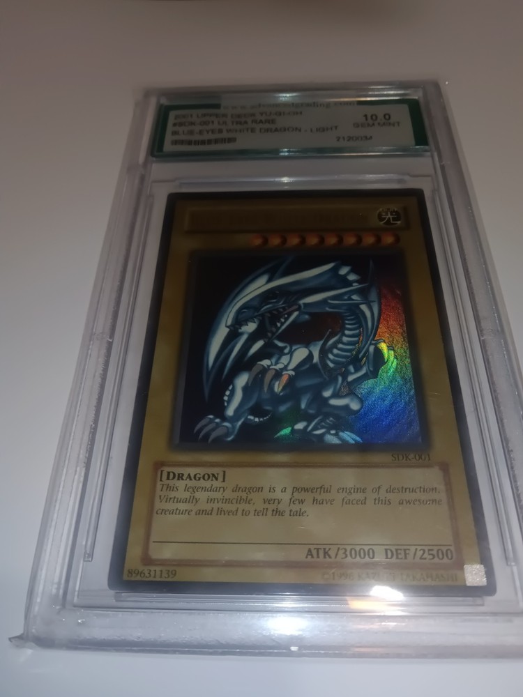 Blue Eyes White Dragon Grade 10 SDK-001 Rare Collectible Card