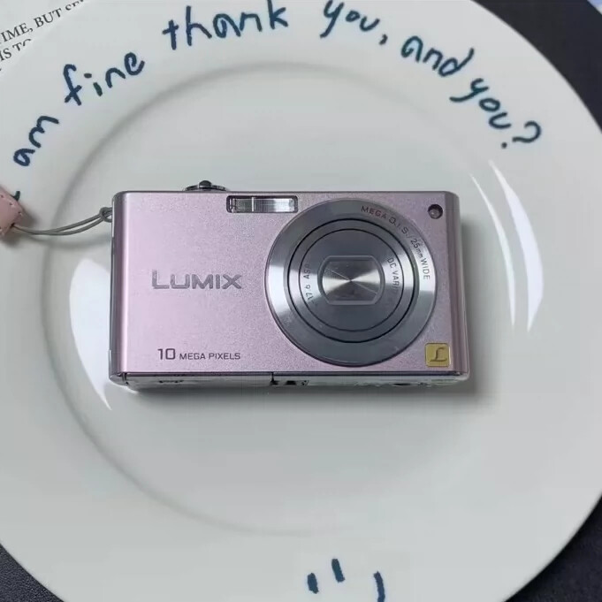 Panasonic DMC-FX35 Digital Camera LUMIX FX35 Cocktail Pink W/Battery, Charge