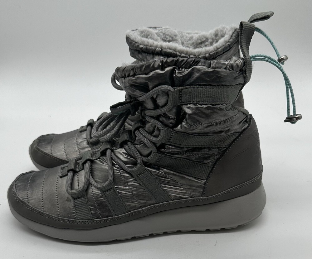 RARE Nike Rosherun Hi Sneakerboot Puffer Plush Womens Size 9 635966-001 No Box