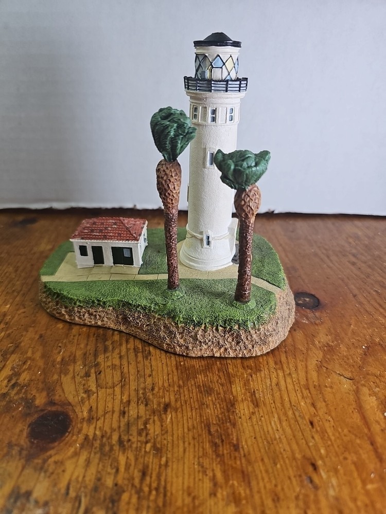 1993 DANBURY MINT LIGHTHOUSE POINT VICENTE CALIF LotD