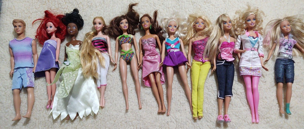 Lote de 11 muñecas Barbie Ken y Disney vintage muchas 1999 otras 1968 2001 2008 2009