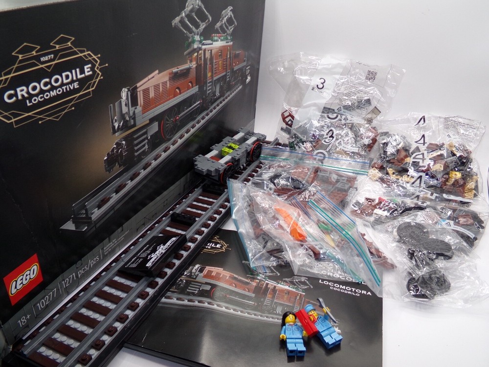 LEGO Icons Crocodile Locomotive 10277 incomplete set missing pieces