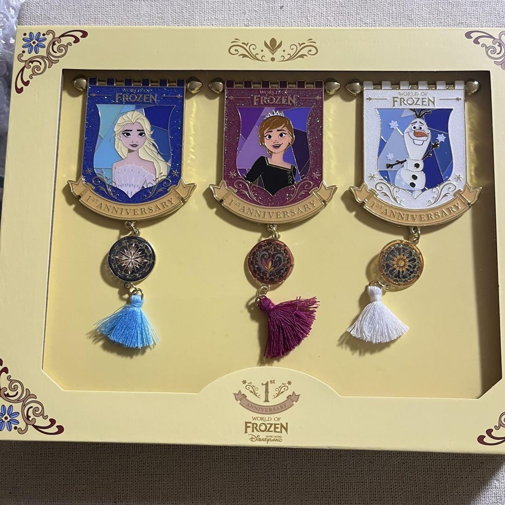 Hong Kong Disney LE600 Frozen Flag Pin Badge Set #5029b6