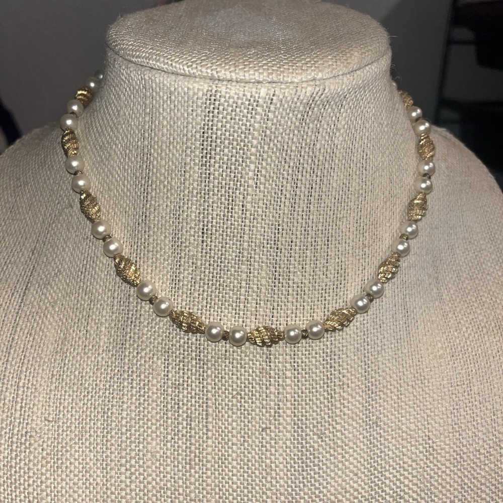 Vintage Signed Crown Trifari Necklace